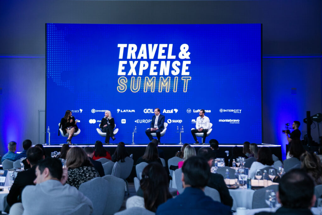 Painel de discussão sobre NDC no Travel & Expense Summit
